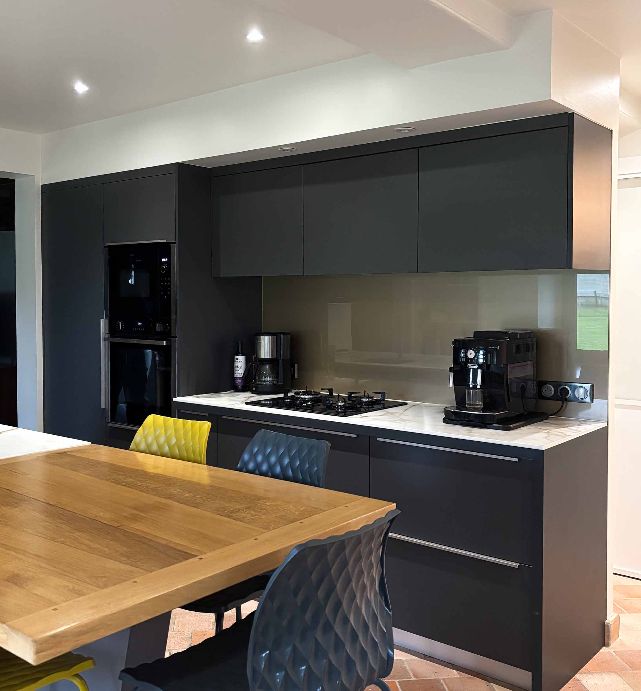 Cuisine sur-mesure marbre et bois