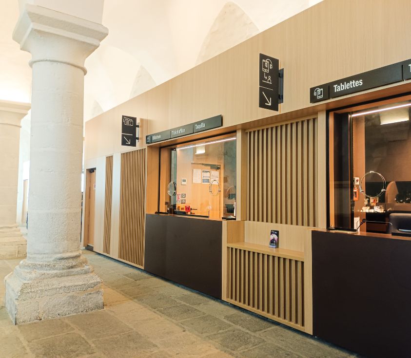 borne accueil mont saint michel