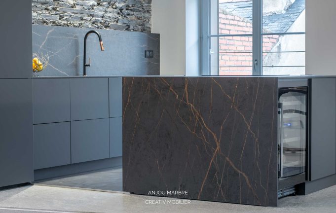 Cuisine en marbre noir