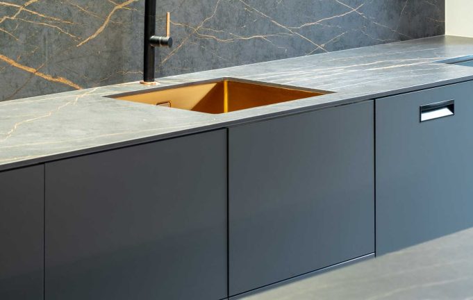 Cuisine en marbre noir