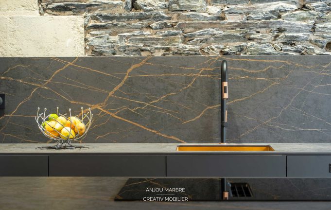 Cuisine en marbre noir
